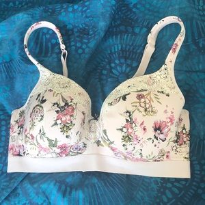 38DD Cacique bra